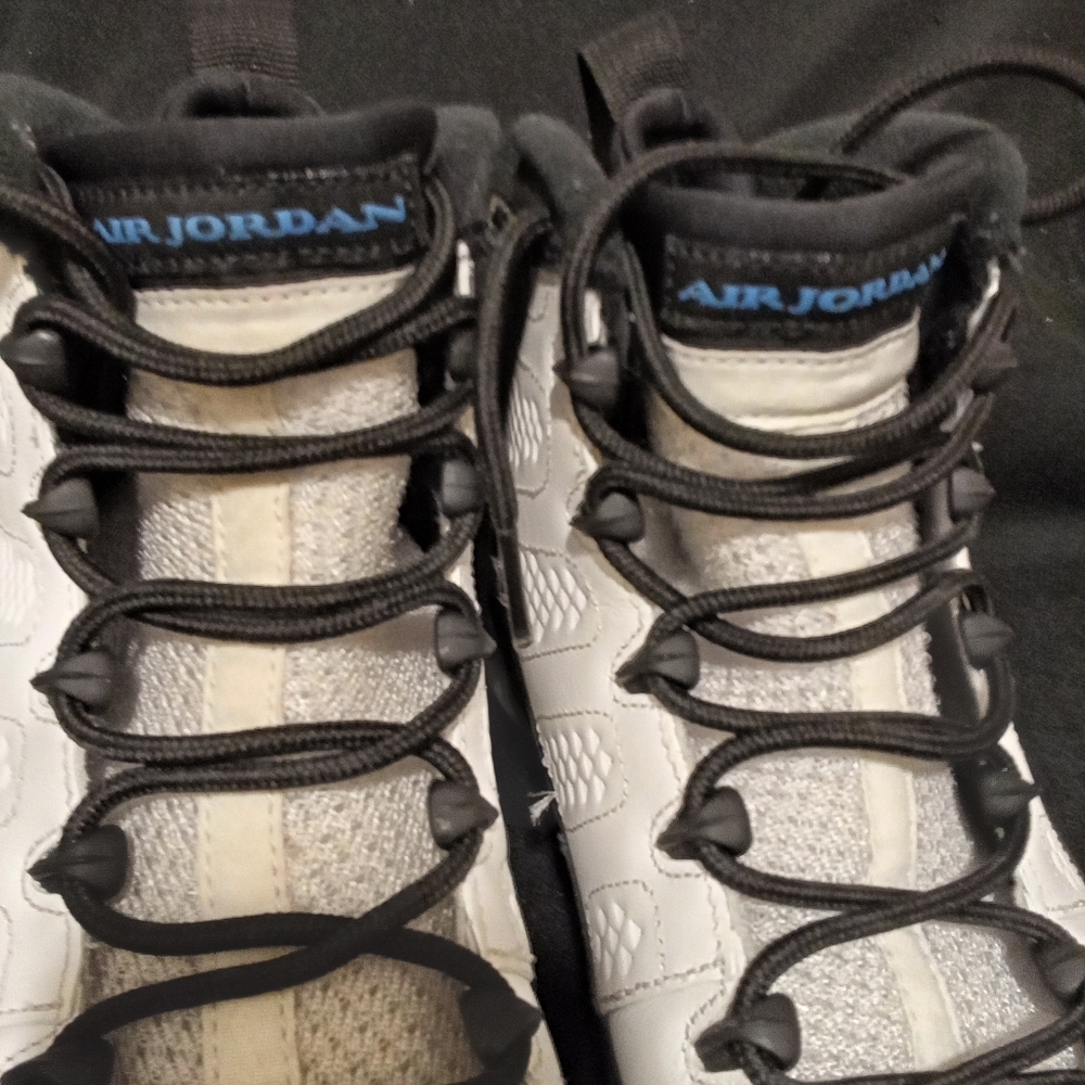 Jordan 9 Retro "University Blue" Size 9 - Picture 6 of 7